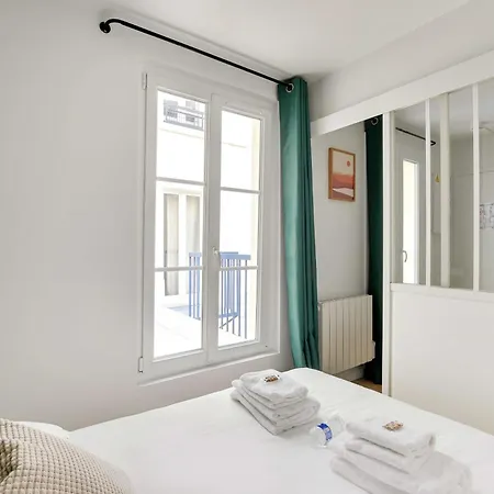 Modern And Functional Apartment Menilmontant 펜션 *