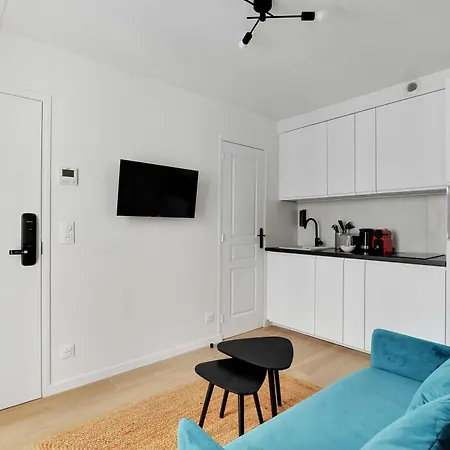 Modern And Functional Apartment Menilmontant 펜션 *